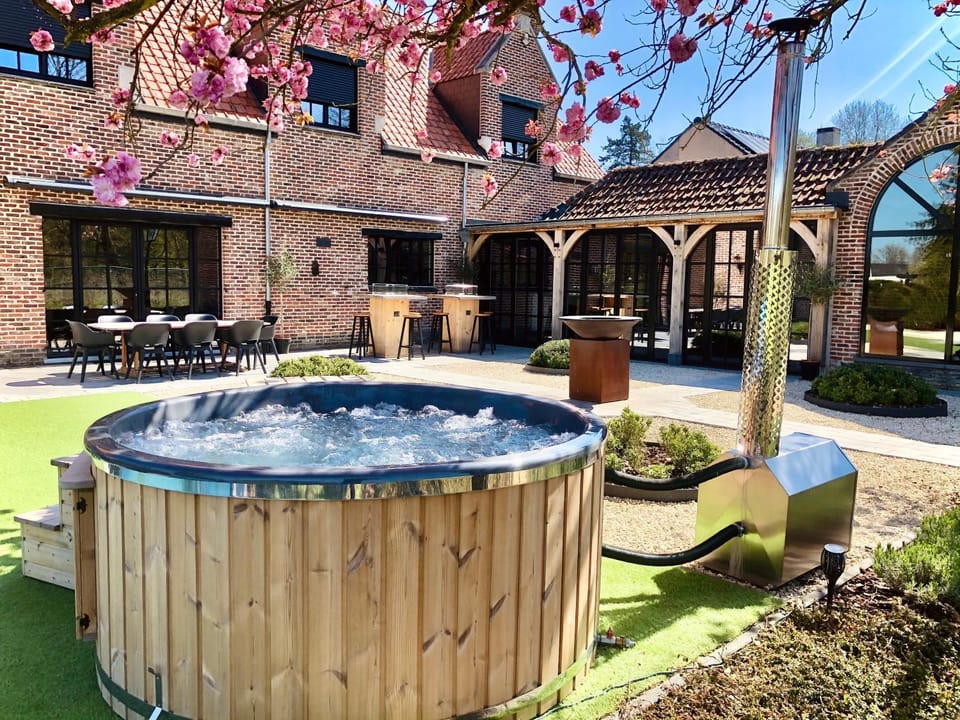 BBQ facilities, Garden, Hot Tub, Balcony/Terrace