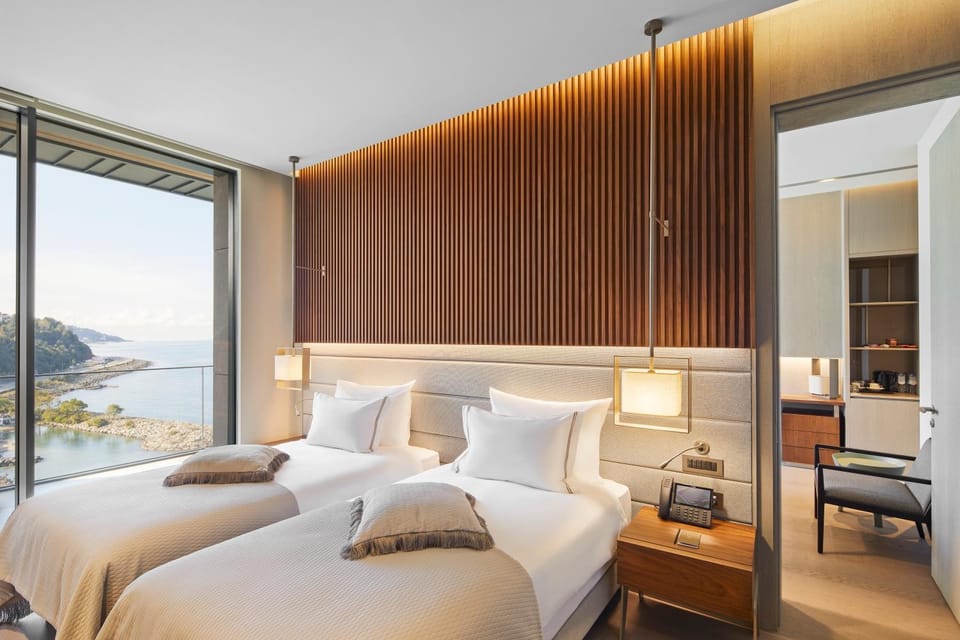 Photo of the whole room, Bedroom, Sea view