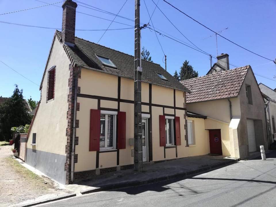 Le Loft Montargis Gien maison de ville proche la petite Venise du gâtinais Apartment in Centre-Val de Loire
