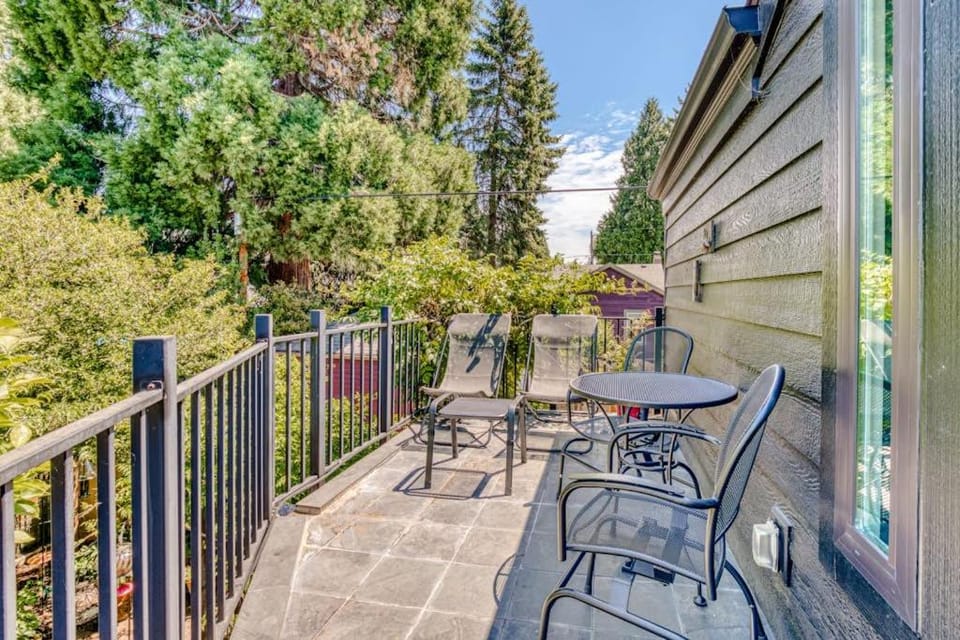 Upscale NE Portland Guesthouse Apartment in Portland