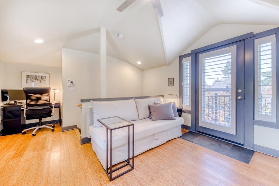 Upscale NE Portland Guesthouse Hotel in Portland