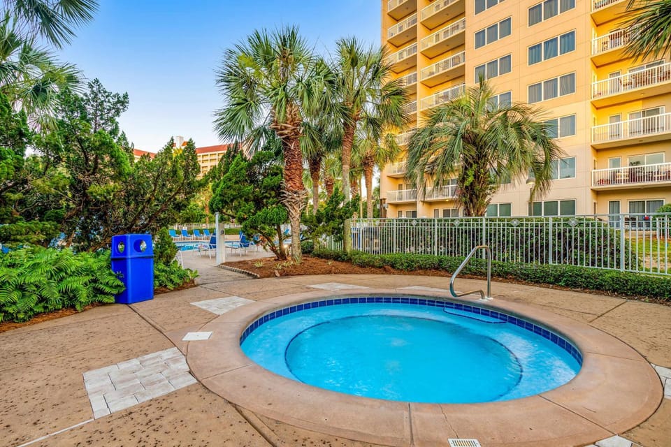 TOPS'L Summit VI Inn in Miramar Beach