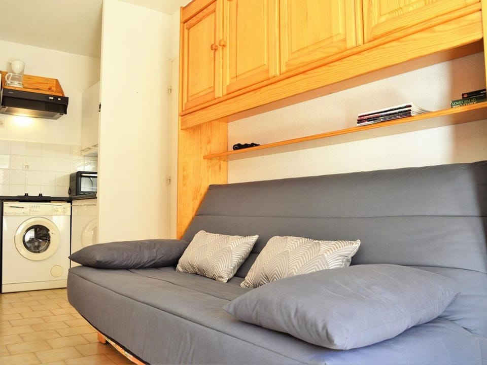 Appartement climatisé avec balcon et parking privatif, à 100m de la plage - Le Lavandou - FR-1-251-352 Apartment in Le Lavandou