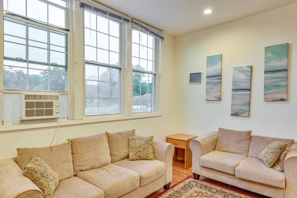 3 Mi to Warren Dunes: Sawyer Getaway w/ Fireplace! Apartment in Sawyer
