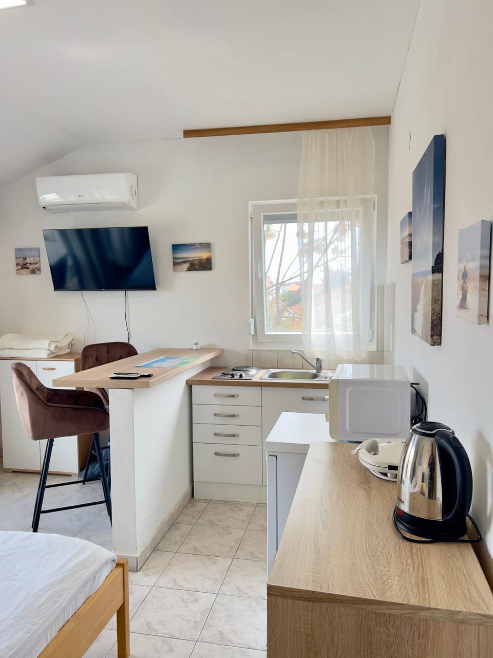 TV and multimedia, Kitchen or kitchenette