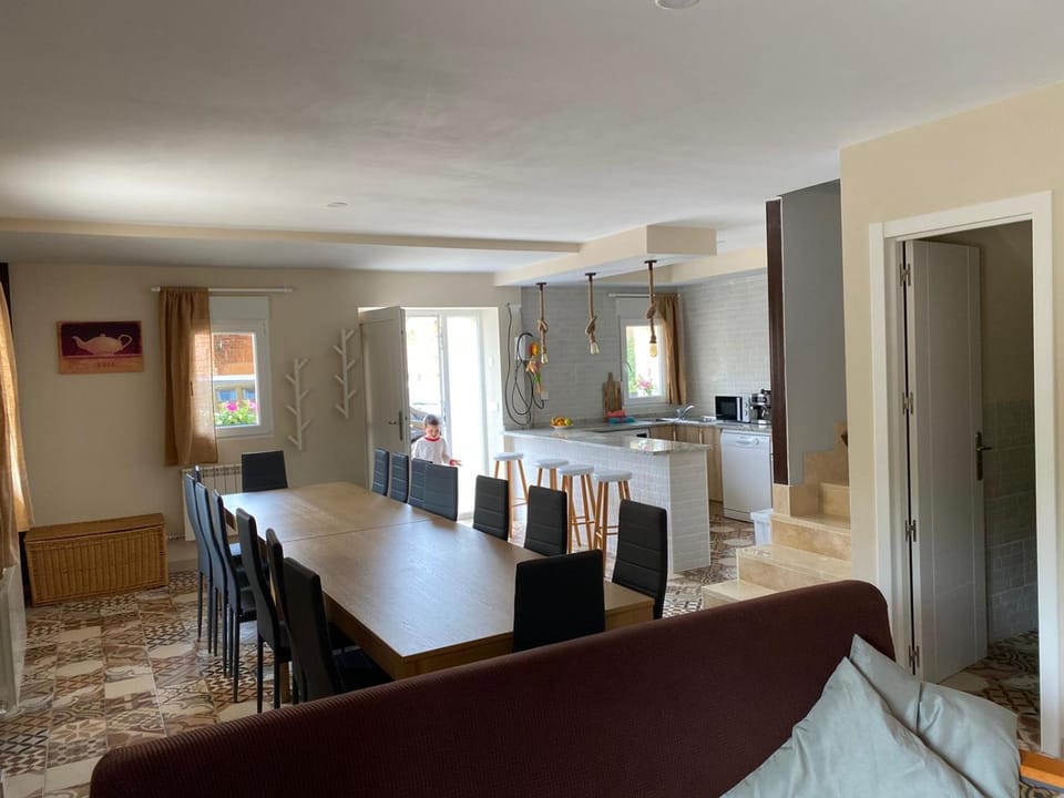 Lounge or bar, Dining area