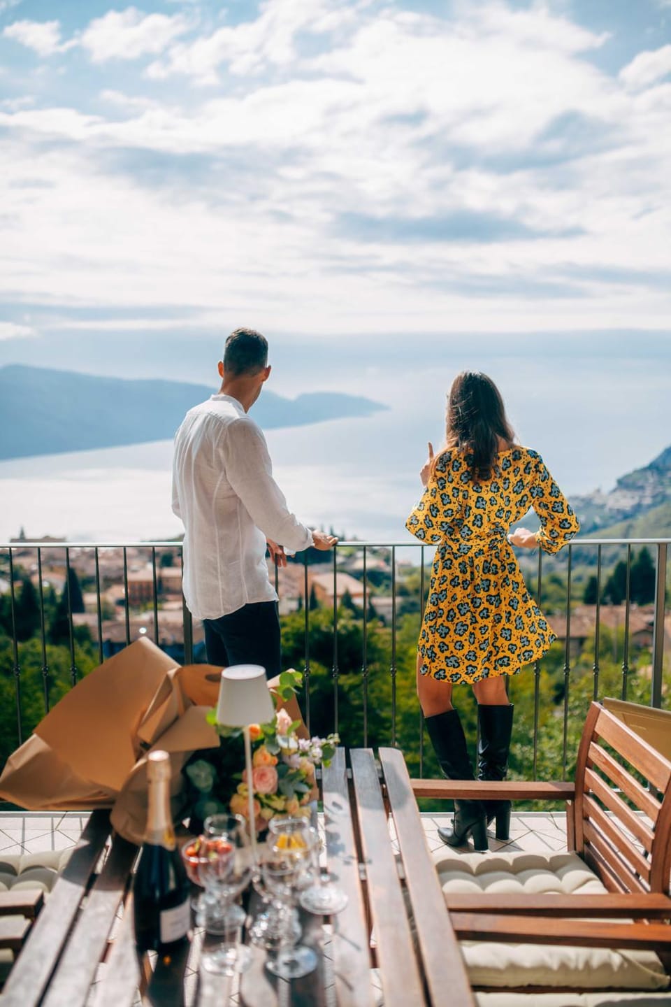 People, Natural landscape, Balcony/Terrace, Lake view