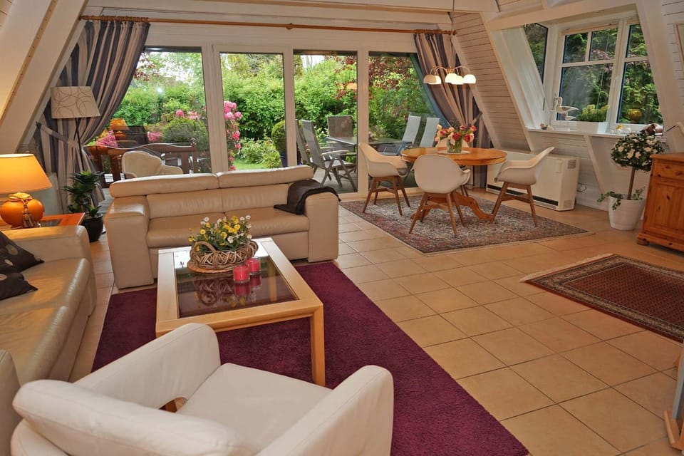 Zeltdachhaus fuer die ganze Familie House in Damp