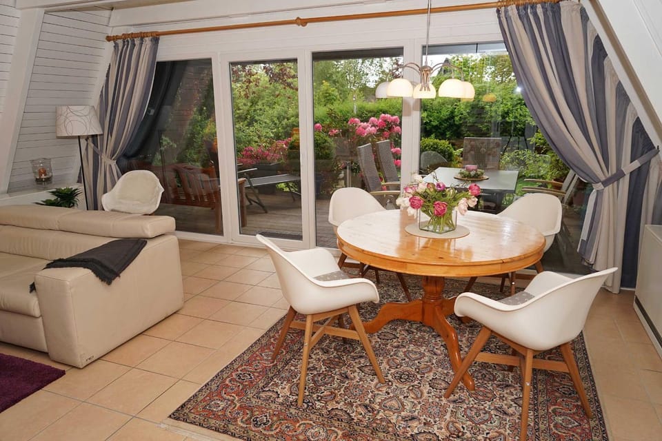 Zeltdachhaus fuer die ganze Familie House in Damp