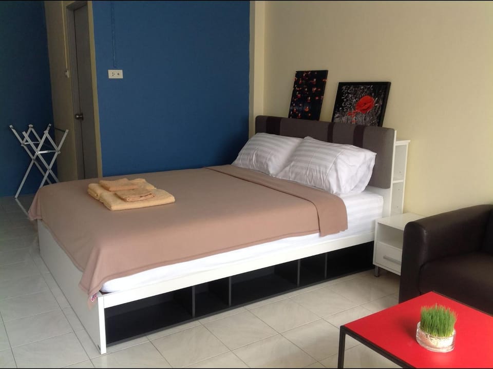 Phuket Town Budget House - Aircon Room #1 Apartment in Wichit