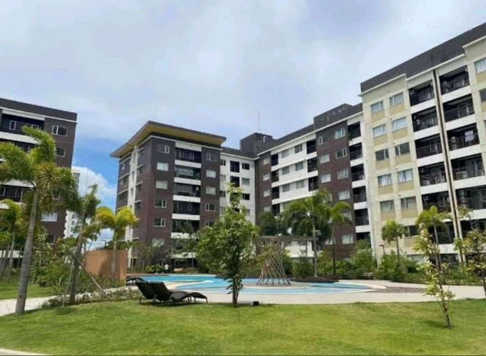 AVIDA ATRIA T2- B, near S&R and SM city by Denice Apartment hotel in Iloilo City