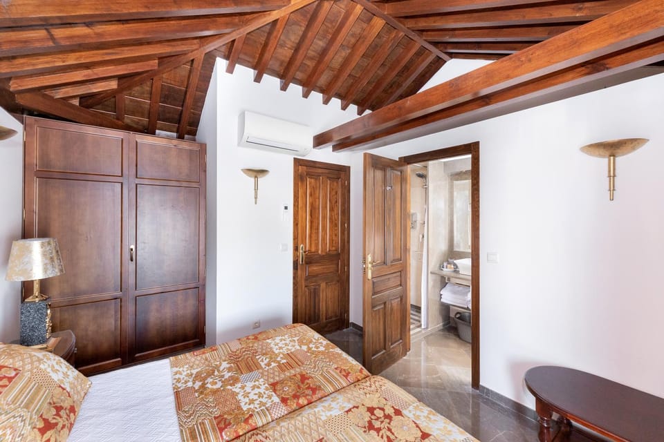 Decorative detail, Bedroom