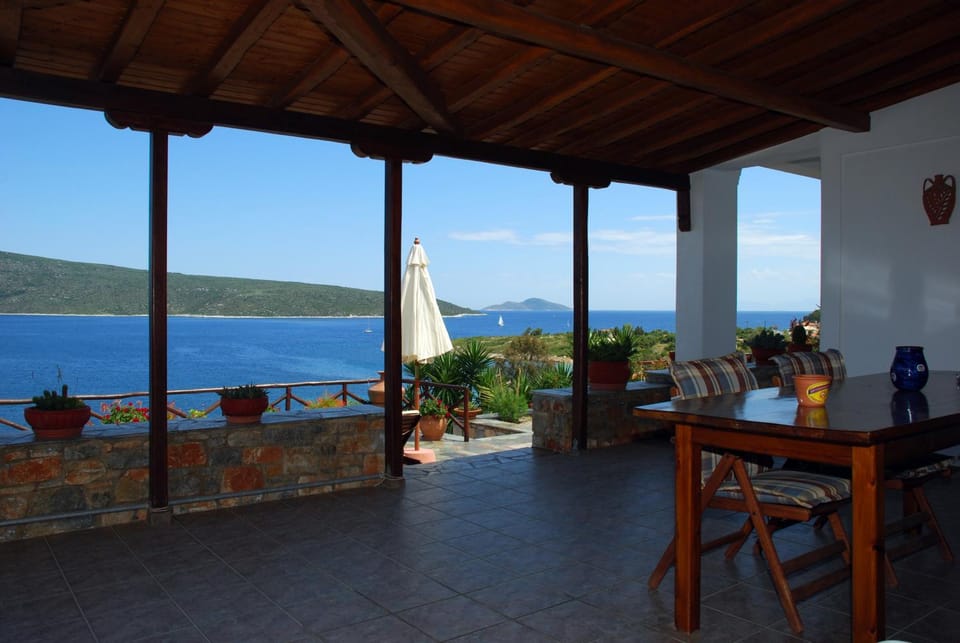 Vila Elena 1astoning view House in Sporades, Greece