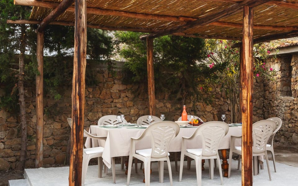 Garden, Dining area