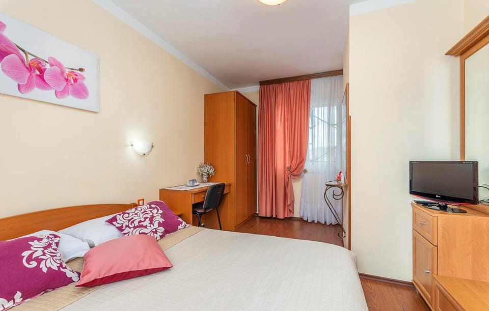 Apartments and Rooms Laura Bed and Breakfast in Istria County