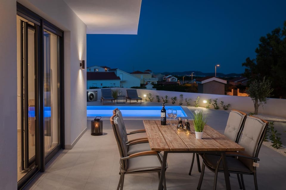 Pool view, Swimming pool