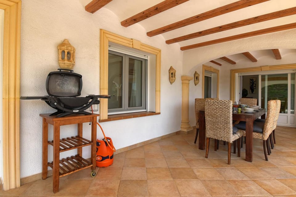 BBQ facilities, Balcony/Terrace