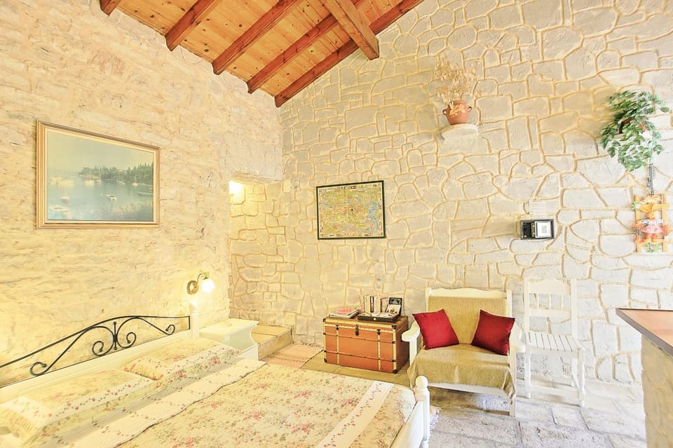 Bed, Other, Seating area