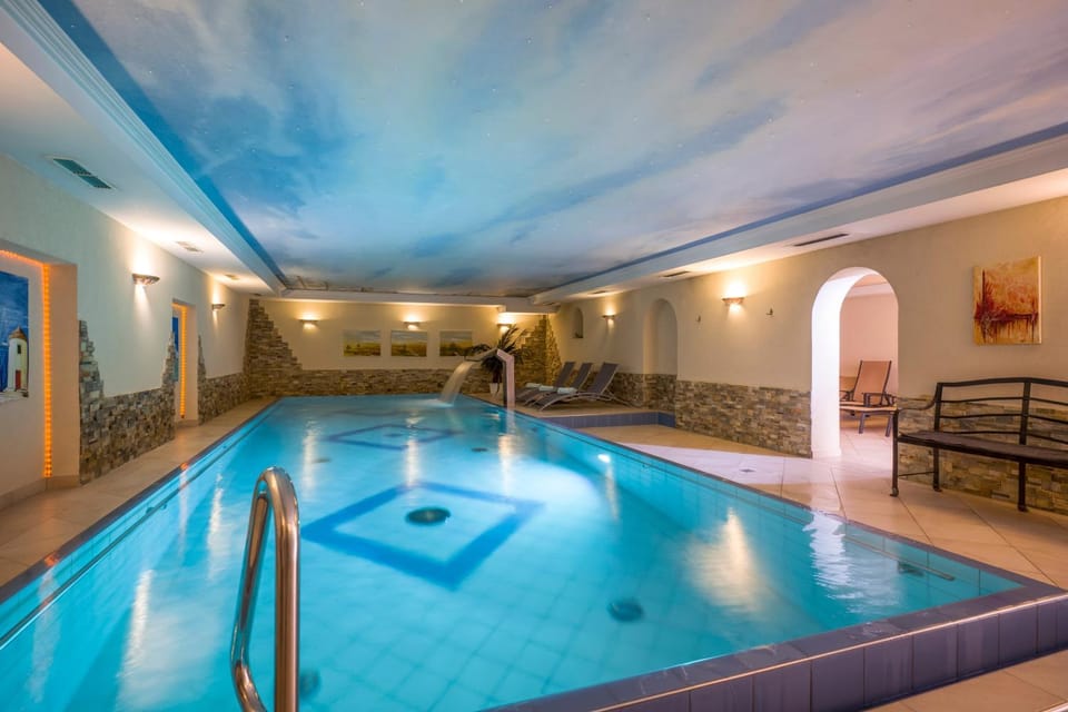 Spa and wellness centre/facilities, Pool view, Swimming pool