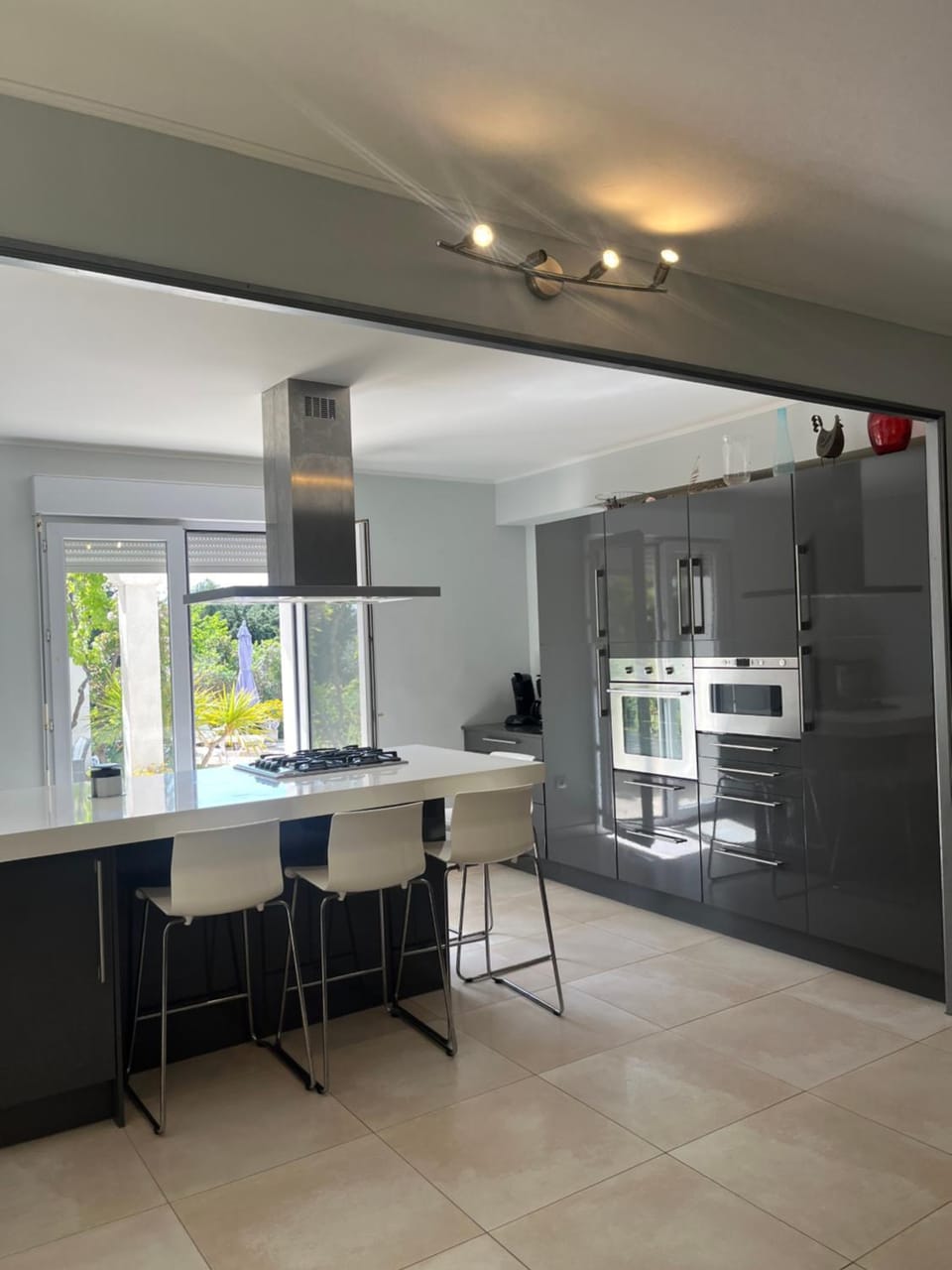 Dining area, kitchen