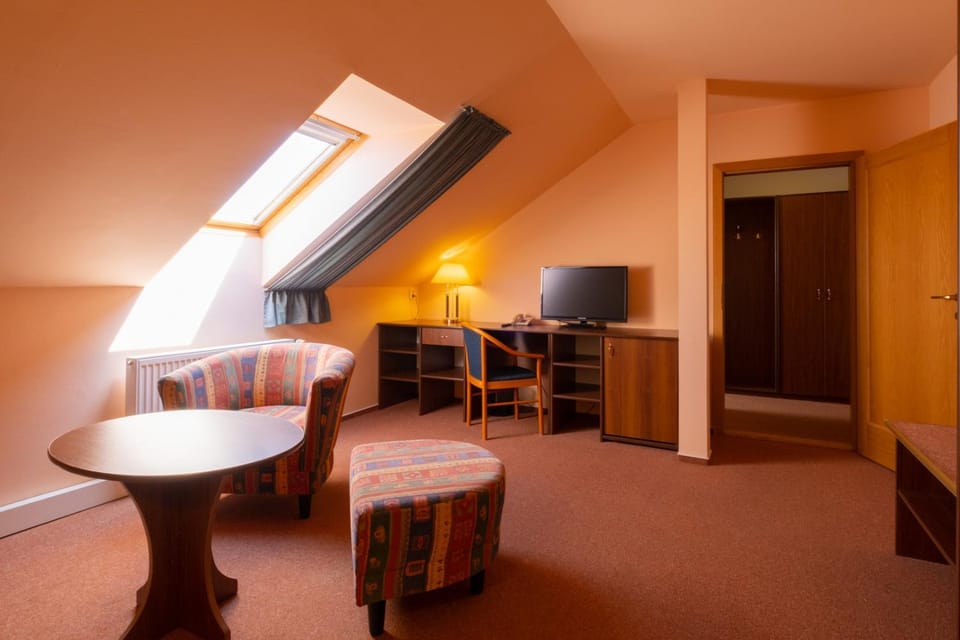 Lounge or bar, Seating area