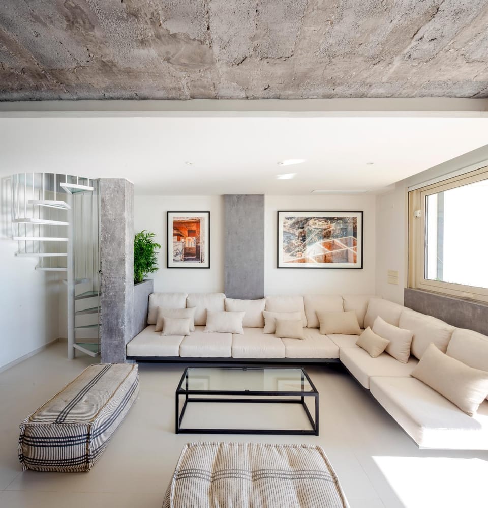 Living room, Seating area
