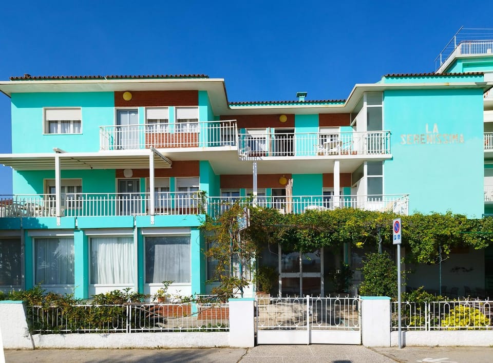 Property building, Day, View (from property/room), Balcony/Terrace, Beach, Sea view, Sea view, Sunrise