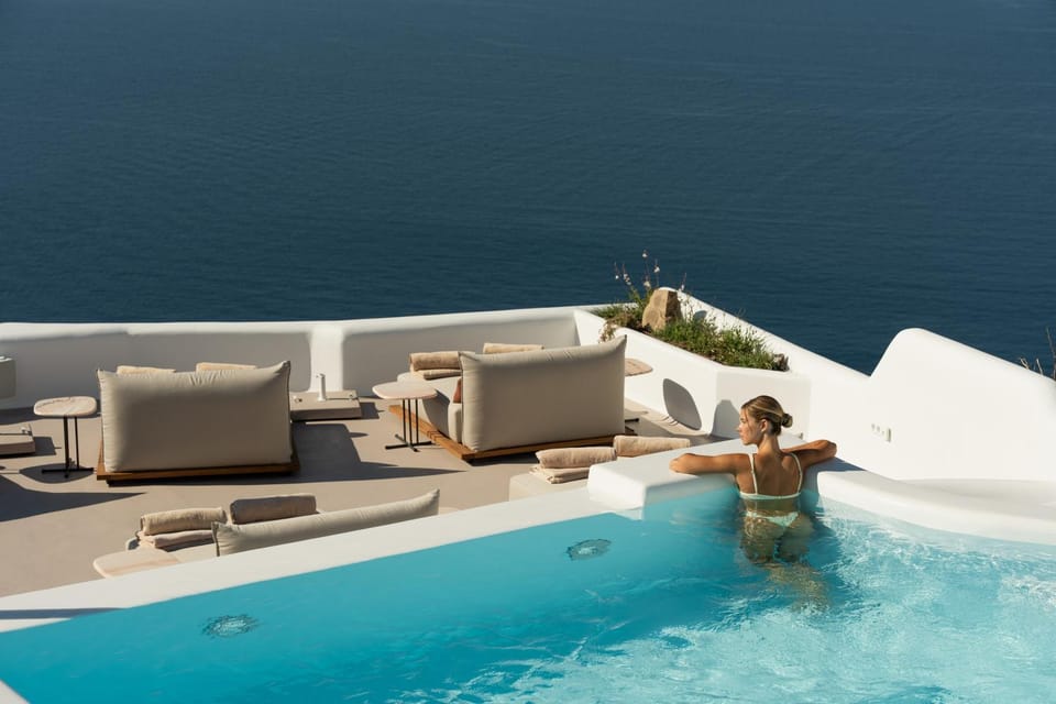 Patio, Balcony/Terrace, Swimming pool, sunbed