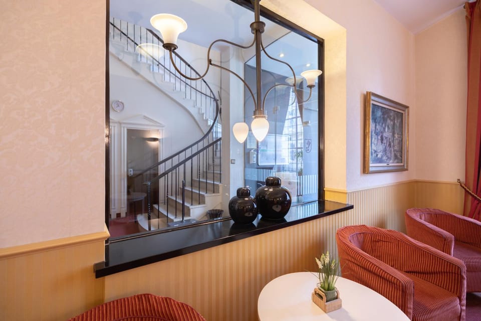 Lobby or reception, Seating area