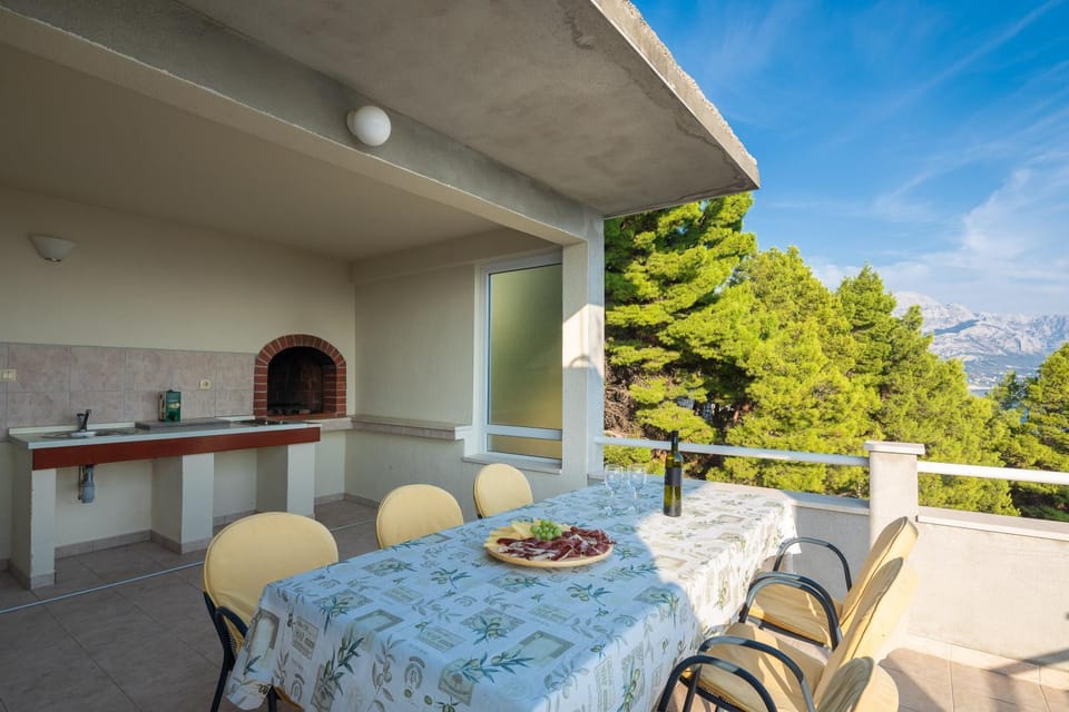 BBQ facilities, Food and drinks