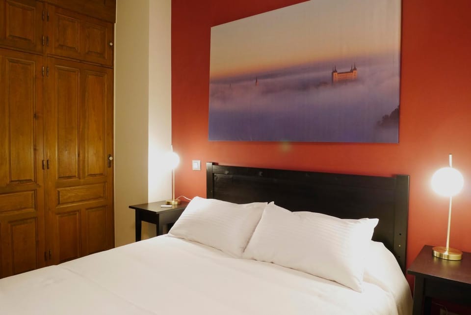 Bed, Photo of the whole room, Bedroom