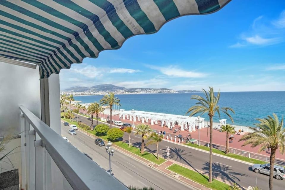 La Prom - a two bedroom apartment with a sea view Apartment in Nice