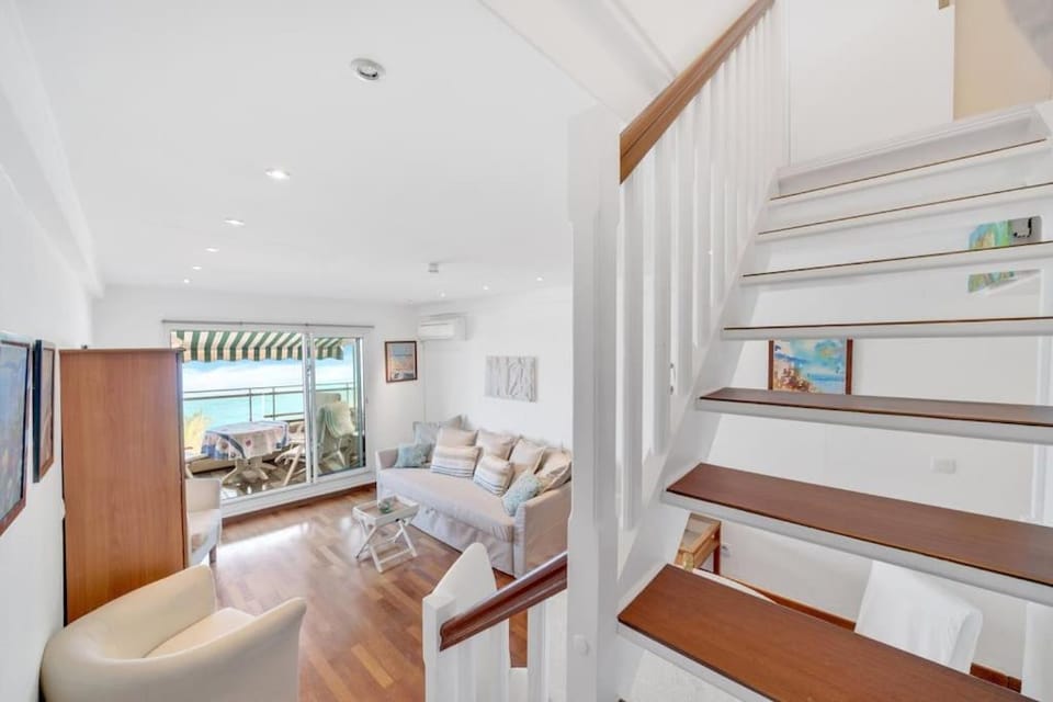 La Prom - a two bedroom apartment with a sea view Apartment in Nice