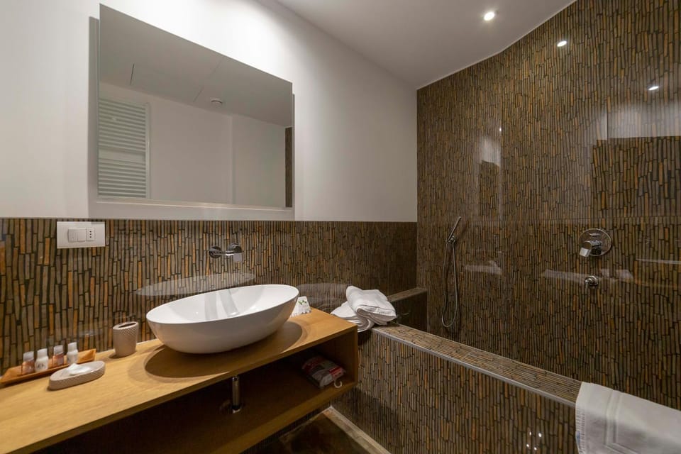 Bathroom, Bath