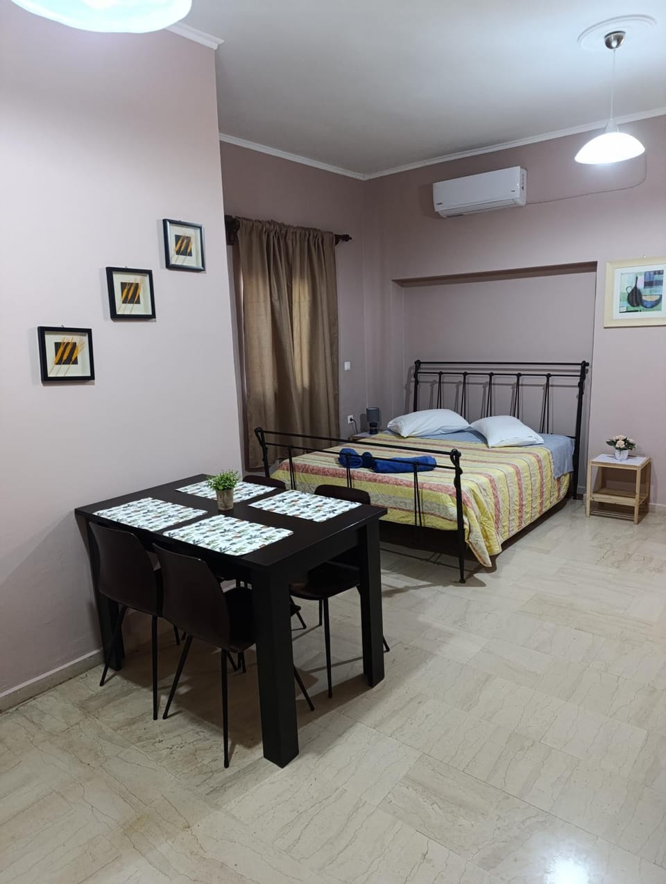 Bed, Bedroom, air conditioner