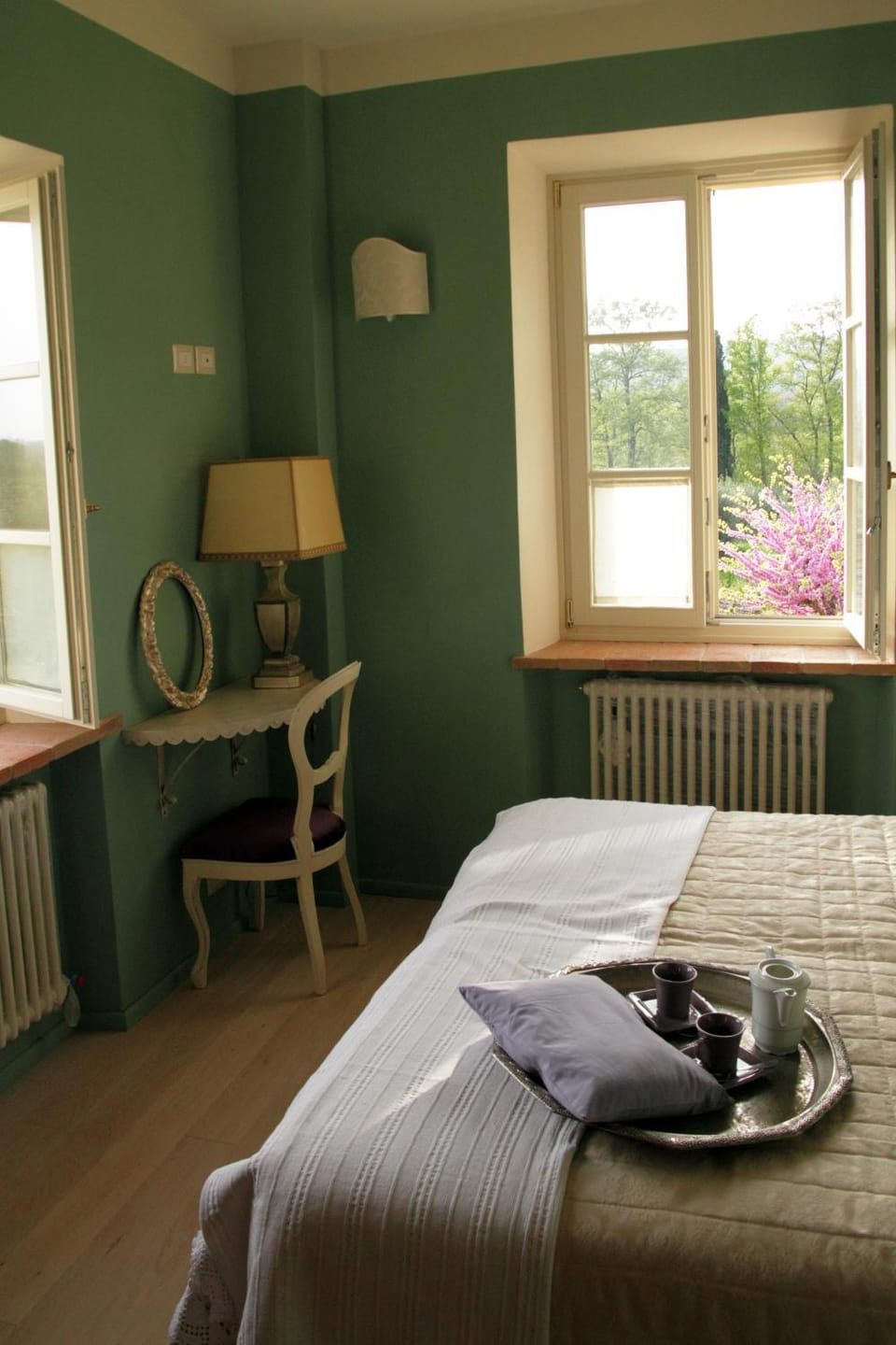 View (from property/room), Decorative detail, Bedroom