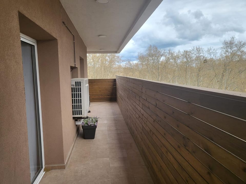 Piso céntrico de 3 habitaciones con terraza y vistas Apartment in Girona