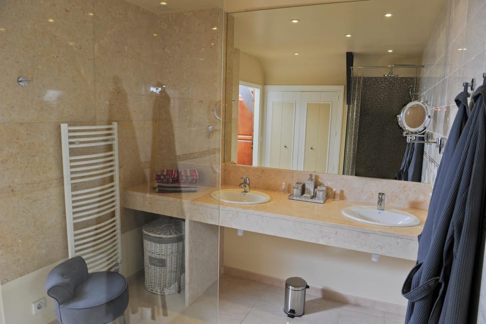 La noyeraie du port d'enveaux Vacation rental in Occitanie
