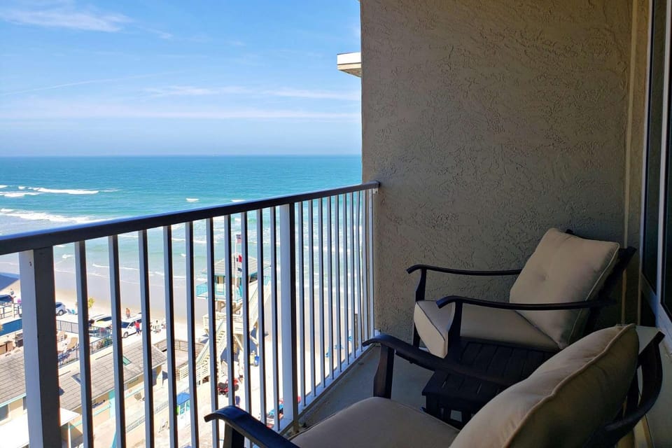 Pirates Cove Condo Unit #704 House in Daytona Beach Shores