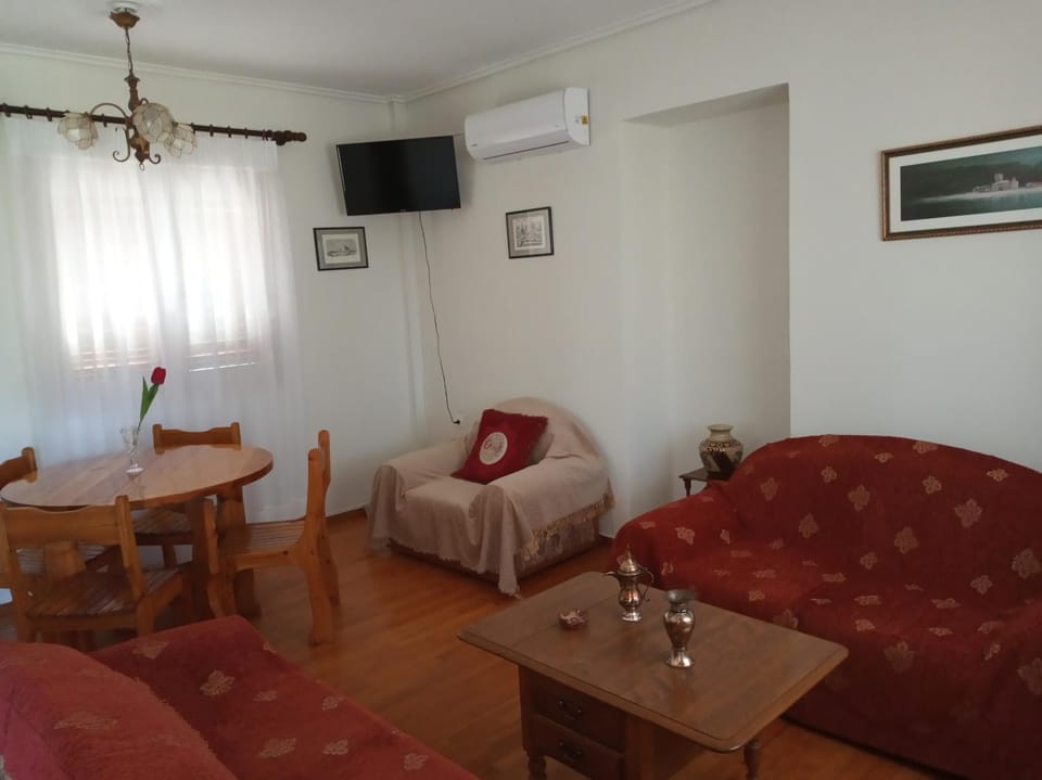Manousi 1- Ground floor Apartment in Messenia
