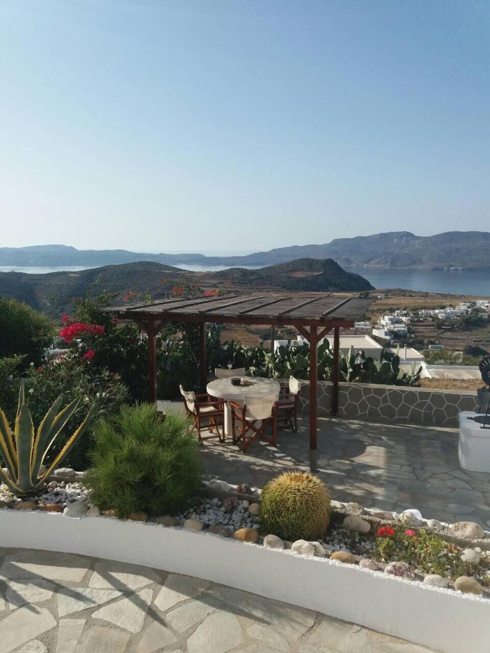 Mountain view, Sea view