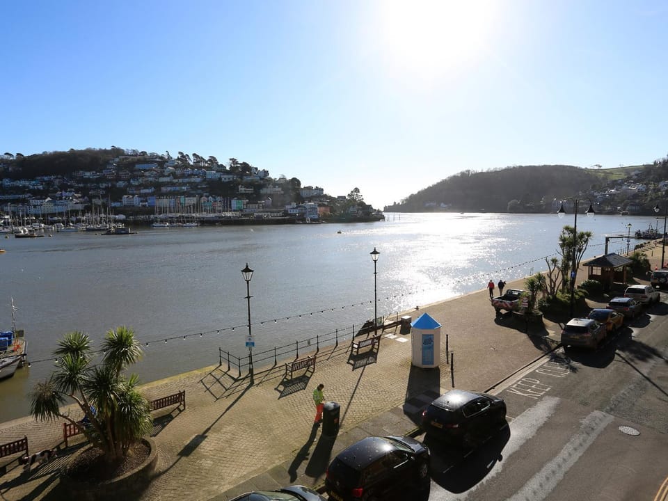 2 Embankment House Apartment in Dartmouth