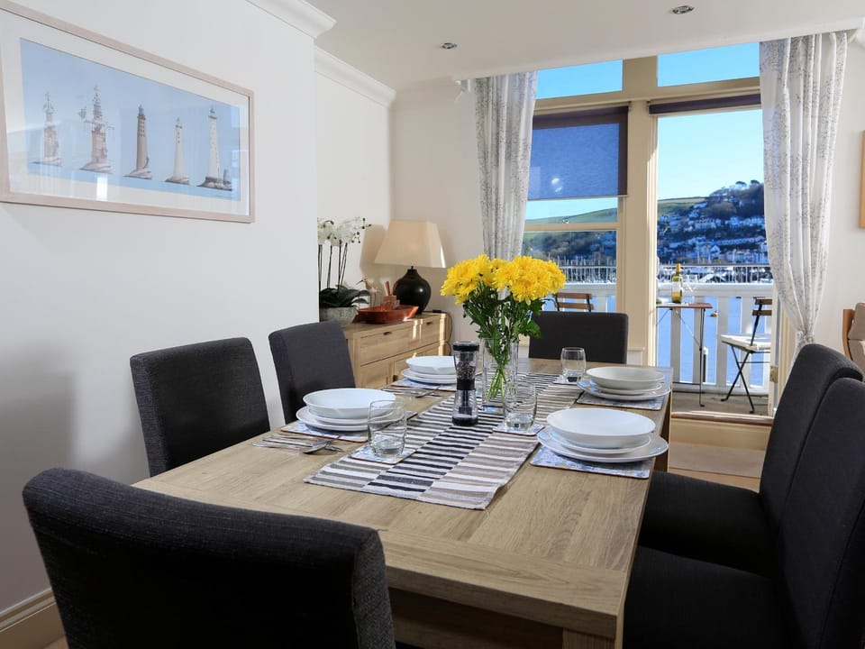 2 Embankment House Apartment in Dartmouth