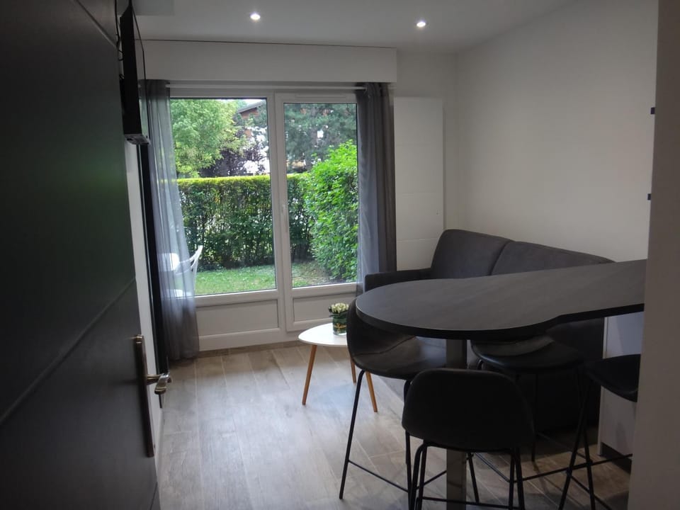 MONT BLANC HOLIDAYS dans résidence avec Gardien Apartment in Haute-Savoie