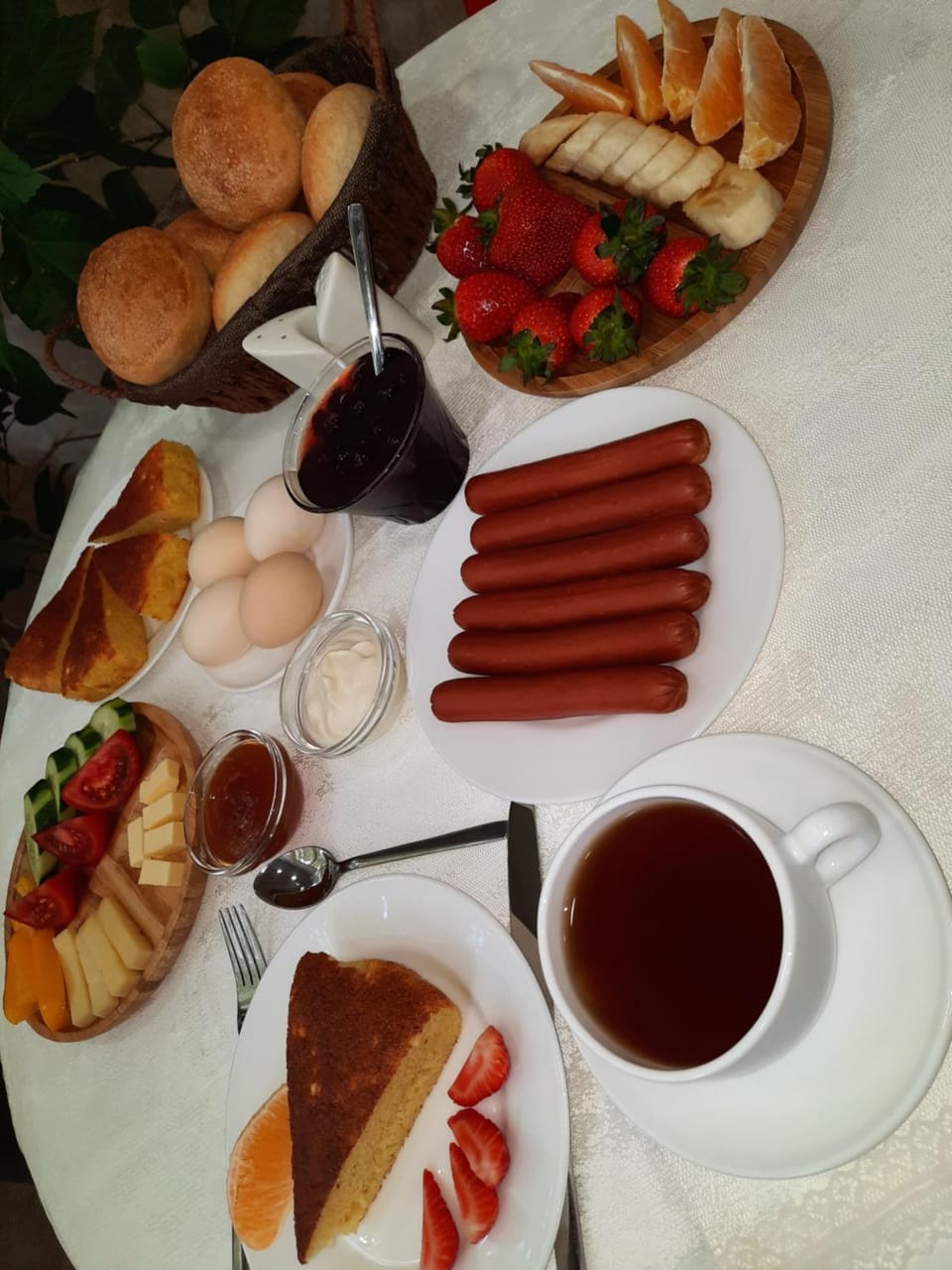 Restaurant/places to eat, Restaurant/places to eat, Food close-up, Food and drinks, On site, Food, Breakfast, Continental breakfast, Drinks, Non alcoholic drinks
