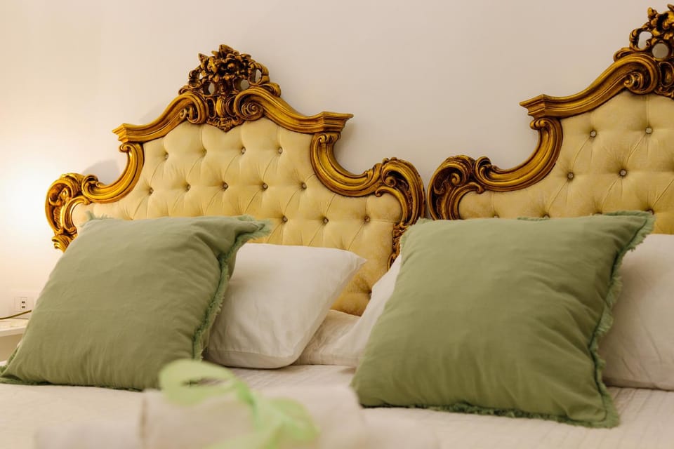 Giallo Napoletano Home Apartment in Naples