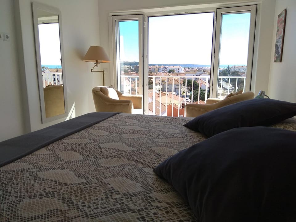 City view, Sea view