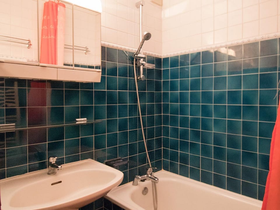 Appartement chaleureux à 300m des pistes, 5 personnes, balcon, draps, parking Apartment in Auvergne-Rhône-Alpes