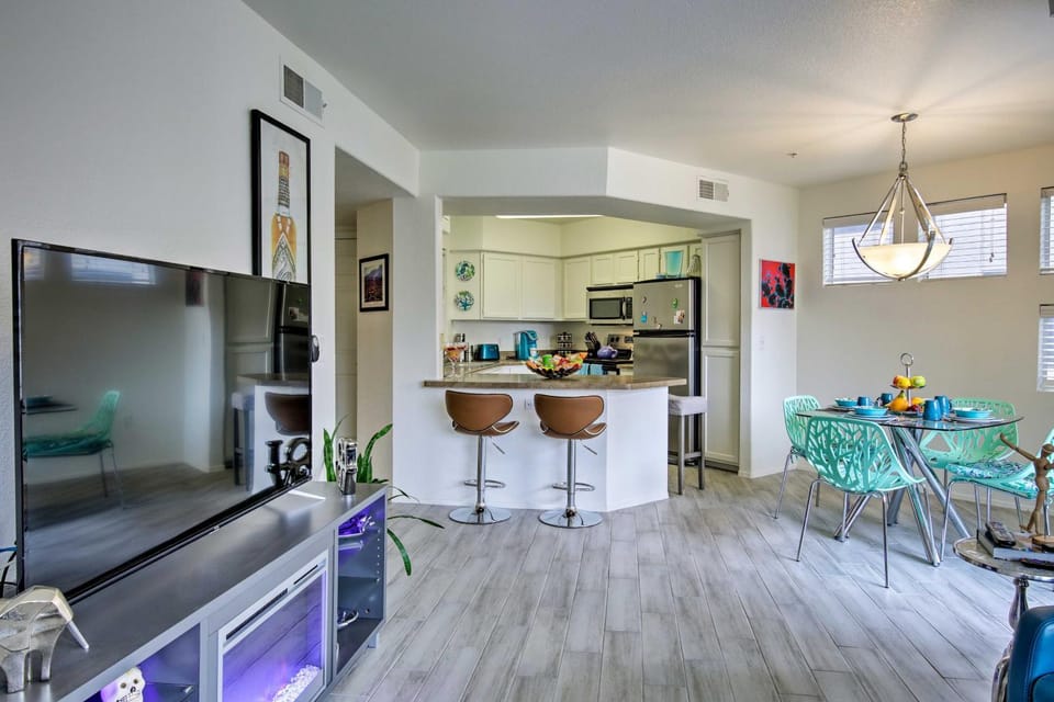 Modern Condo w/ Pool Access ~ 3 Mi to Dtwn Phoenix House in Phoenix