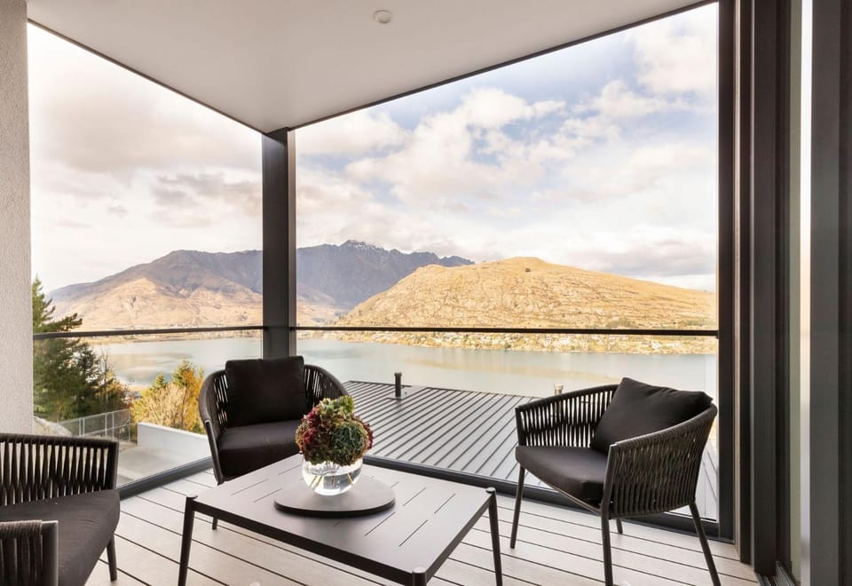 The Rata Luxury Penthouse House in Queenstown
